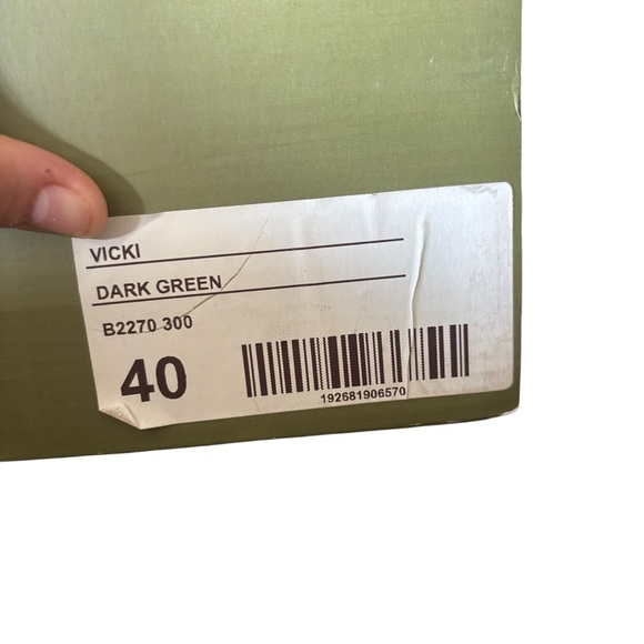 NWT Bueno Women’s Dark Green Vicki Boot- Size 40 (US 10) - Picture 4 of 6